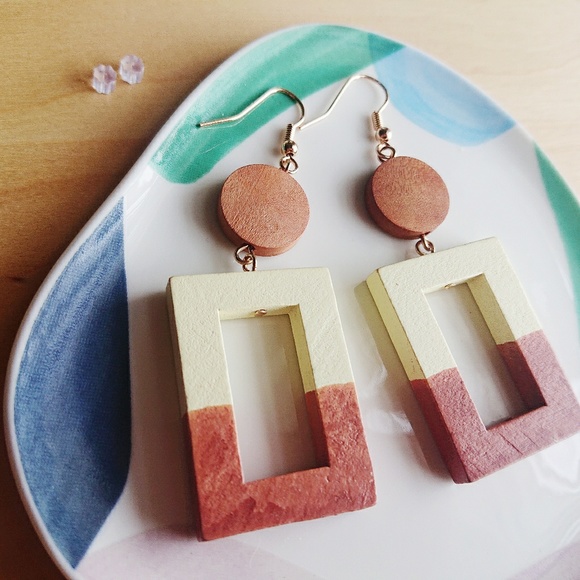 Nature Wood//Geometric Nurture Color Earrings - Picture 2 of 3